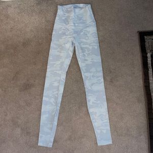 Lululemon light gray camo leggings size 4